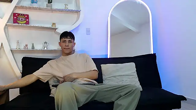 Snapshot of GRETTY_BOYS chatting on September 19, 1:18 am GRETTY BOYS online show from September 19, 1:18 am