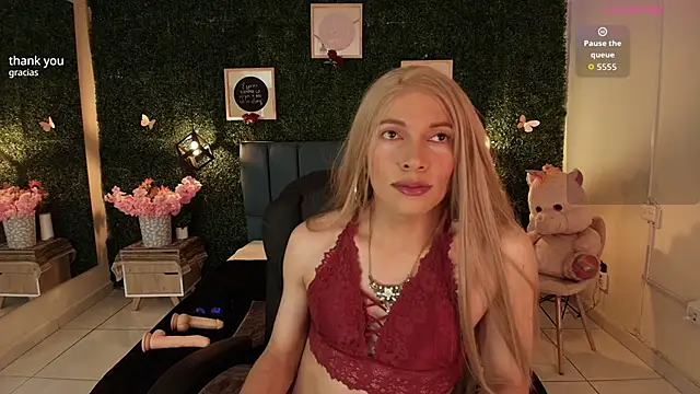 Snapshot of JessicaJones69_ chatting on September 17, 3:30 am JessicaJones69 online show from September 17, 3:30 am