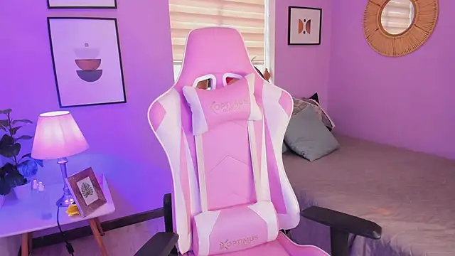 Ema wett online show from December 3, 7:45 pm