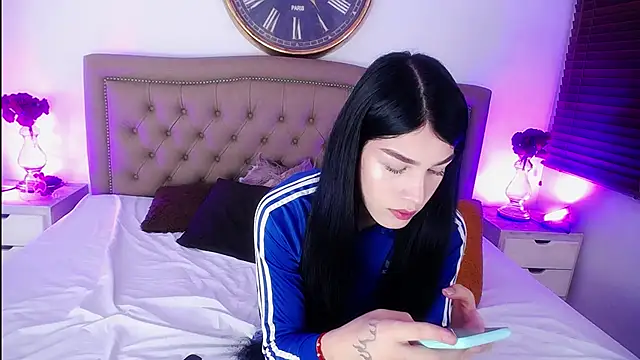 Snapshot of AuroraRicci chatting on October 2, 1:07 pm AuroraRicci online show from October 2, 1:07 pm