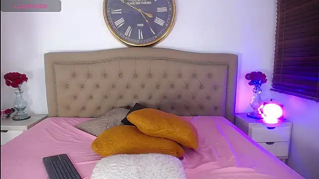 Snapshot of AuroraRicci chatting on October 23, 1:21 pm AuroraRicci online show from October 23, 1:21 pm