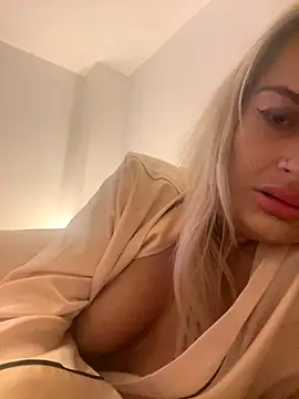 Seductive-SkyeXXX online show from September 18, 10:34 pm