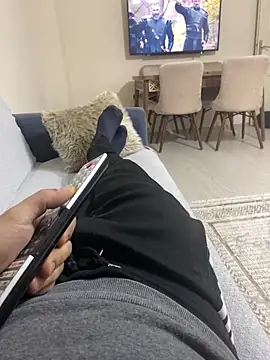 Snapshot of banuemre28 chatting on December 3, 5:00 pm banuemre28 online show from December 3, 5:00 pm