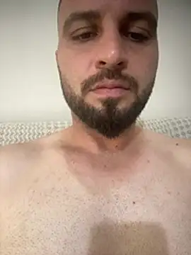 banuemre28 online show from July 5, 1:40 pm