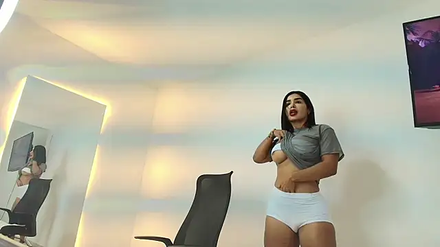 fitnessmommy online show from September 8, 6:29 pm