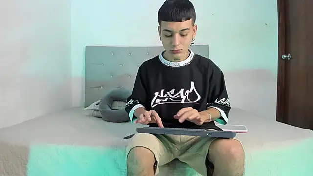 twinkDuohot online show from December 14, 5:29 pm