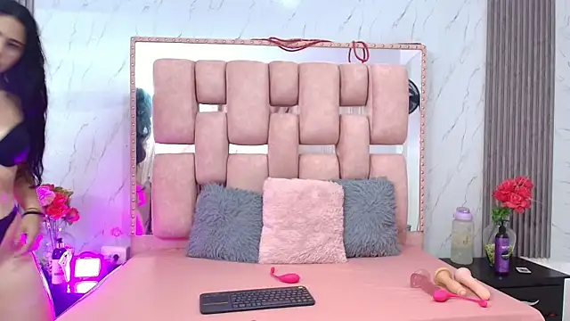 SofiaSommers online show from December 2, 10:05 pm