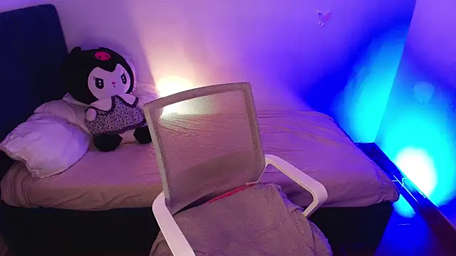 Snapshot of annie-russel chatting on February 4, 9:26 am annie-russel online show from February 4, 9:26 am