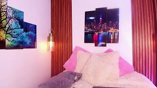 Emily Vaughan online show from September 25, 3:21 am