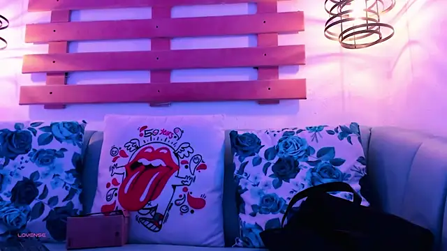 Snapshot of ArianaSantana chatting on October 3, 12:46 pm ArianaSantana online show from October 3, 12:46 pm