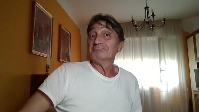 lattediyak online show from September 24, 1:25 pm