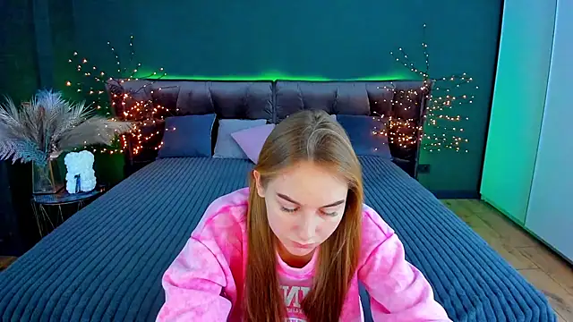 MilaAddams online show from November 30, 6:50 am