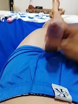 Snapshot of Holanda23cm chatting on April 1, 1:41 pm Holanda23cm online show from April 1, 1:41 pm