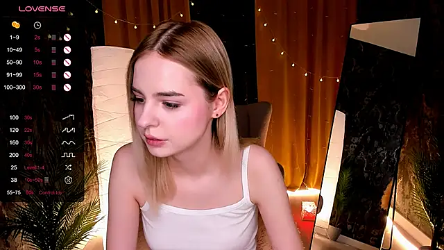 LillianShine online show from February 19, 8:43 am