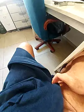 Snapshot of hpp66 chatting on February 24, 10:24 am hpp66 online show from February 24, 10:24 am