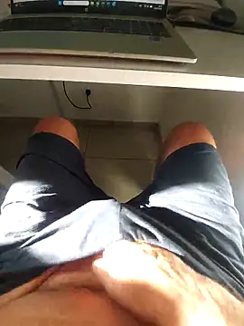 Snapshot of hpp66 chatting on April 10, 4:55 pm hpp66 online show from April 10, 4:55 pm