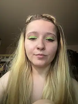 Snapshot of Milana_Key chatting on October 15, 10:15 am Milana Key online show from October 15, 10:15 am