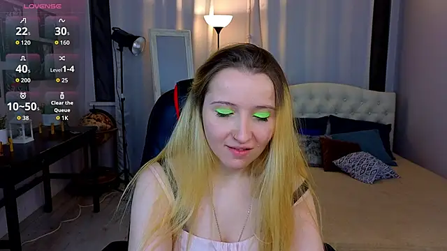 Snapshot of Milana_Key chatting on October 17, 9:17 pm Milana Key online show from October 17, 9:17 pm