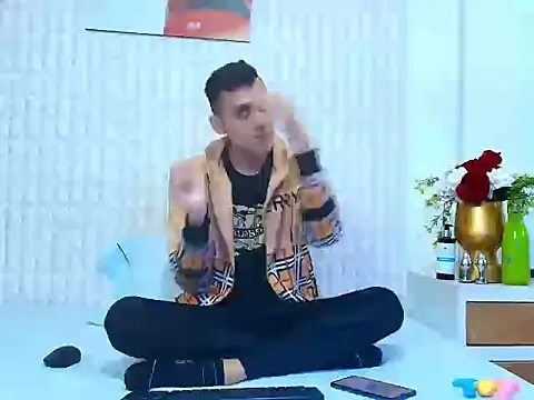 LuigiMarchetti online show from October 20, 7:47 pm