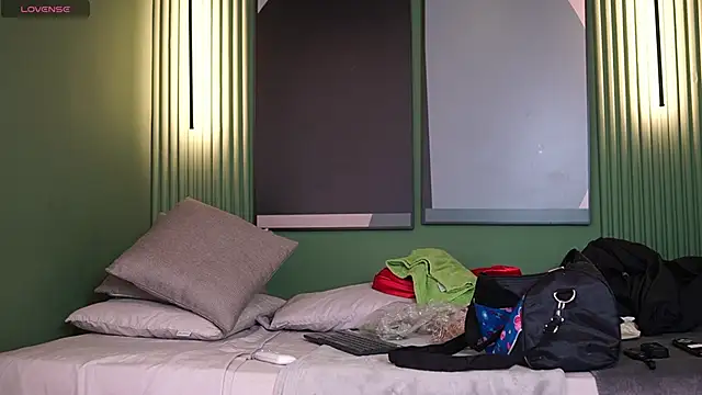 Tayler Kim online show from October 2, 6:26 pm