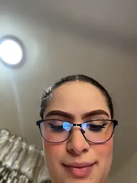 Tayler Kim online show from June 21, 4:53 pm