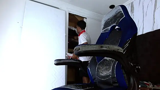 aston xvera online show from October 17, 3:20 am