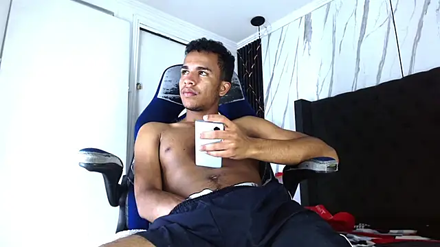 aston xvera online show from October 18, 3:35 pm