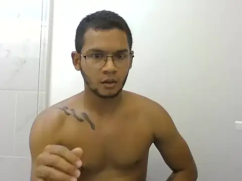 Snapshot of jayden_cooper1 chatting on December 21, 7:59 am jayden cooper1 online show from December 21, 7:59 am