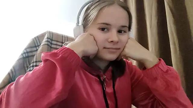 Snapshot of Sofie_Sofie chatting on September 19, 7:03 pm Sofie Sofie online show from September 19, 7:03 pm