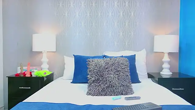 ZoeWilliis online show from February 21, 12:17 pm