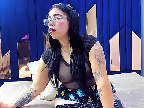 Snapshot of Karoline_24 chatting on September 18, 12:23 am Karoline 24 online show from September 18, 12:23 am