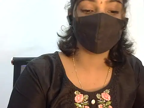 Hott Noor online show from October 30, 2:02 am