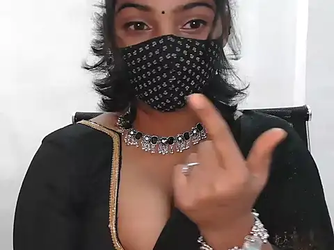 Hott Noor online show from November 7, 9:26 pm