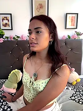 Im Lyan online show from November 8, 7:12 pm