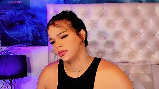 Valeria Swett  online show from July 27, 8:38 pm