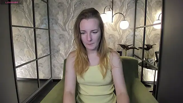 Snapshot of MeggySun chatting on September 29, 6:29 am MeggySun online show from September 29, 6:29 am