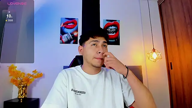 Nicolas James Sc online show from October 18, 12:50 pm