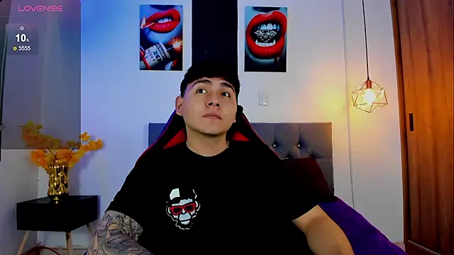 Nicolas James Sc online show from October 27, 1:37 pm