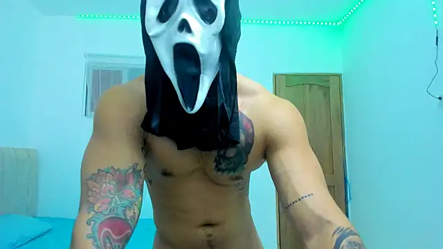 Snapshot of magic_mike_26 chatting on October 31, 11:00 am magic mike 26 online show from October 31, 11:00 am