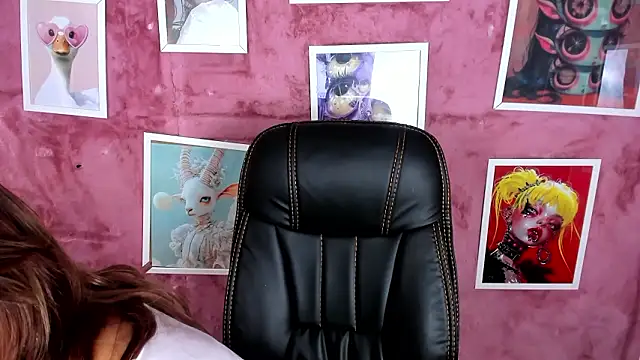 Snapshot of Mystic_blue chatting on February 17, 12:56 pm Mystic blue online show from February 17, 12:56 pm