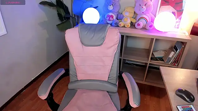 Snapshot of Mystic_blue chatting on March 11, 1:06 pm Mystic blue online show from March 11, 1:06 pm