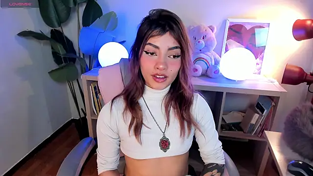 Snapshot of Mystic_blue chatting on March 12, 1:39 pm Mystic blue online show from March 12, 1:39 pm