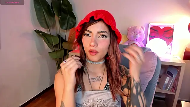 Snapshot of Mystic_blue chatting on March 17, 12:41 pm Mystic blue online show from March 17, 12:41 pm