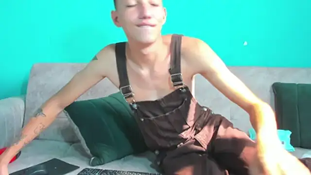 Snapshot of Maikol_Ortiz chatting on February 12, 2:56 pm Maikol Ortiz online show from February 12, 2:56 pm