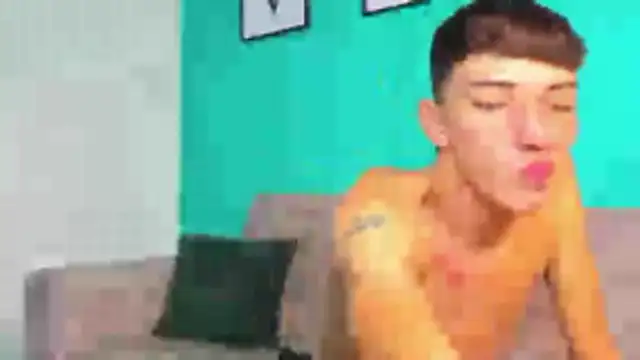 Snapshot of Maikol_Ortiz chatting on February 17, 3:29 pm Maikol Ortiz online show from February 17, 3:29 pm