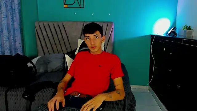 Snapshot of Maikol_Ortiz chatting on February 27, 1:22 pm Maikol Ortiz online show from February 27, 1:22 pm