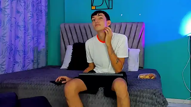 Snapshot of Maikol_Ortiz chatting on February 28, 1:12 pm Maikol Ortiz online show from February 28, 1:12 pm