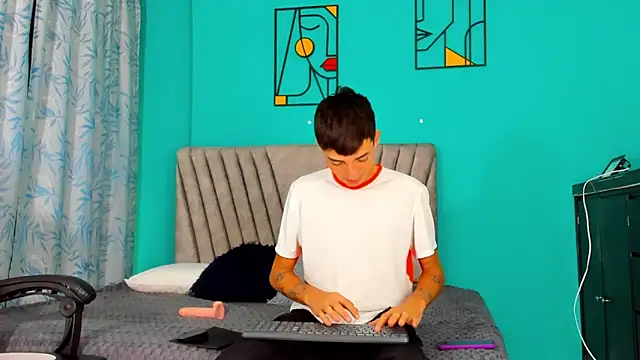 Snapshot of Maikol_Ortiz chatting on March 10, 12:32 pm Maikol Ortiz online show from March 10, 12:32 pm