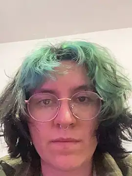 Froggyinthebox online show from April 1, 12:44 am