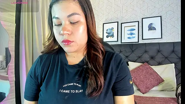 sophie  blare online show from June 24, 7:02 pm